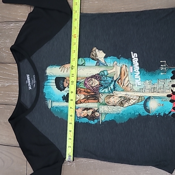Marvel Runaways A Hulu Original by Her Universe Raglan TShirt Size S - Picture 7 of 8